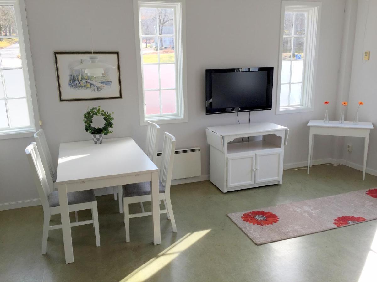 Gustafsbergs Badhotell&Vandrarhem Uddevalla Exteriör bild